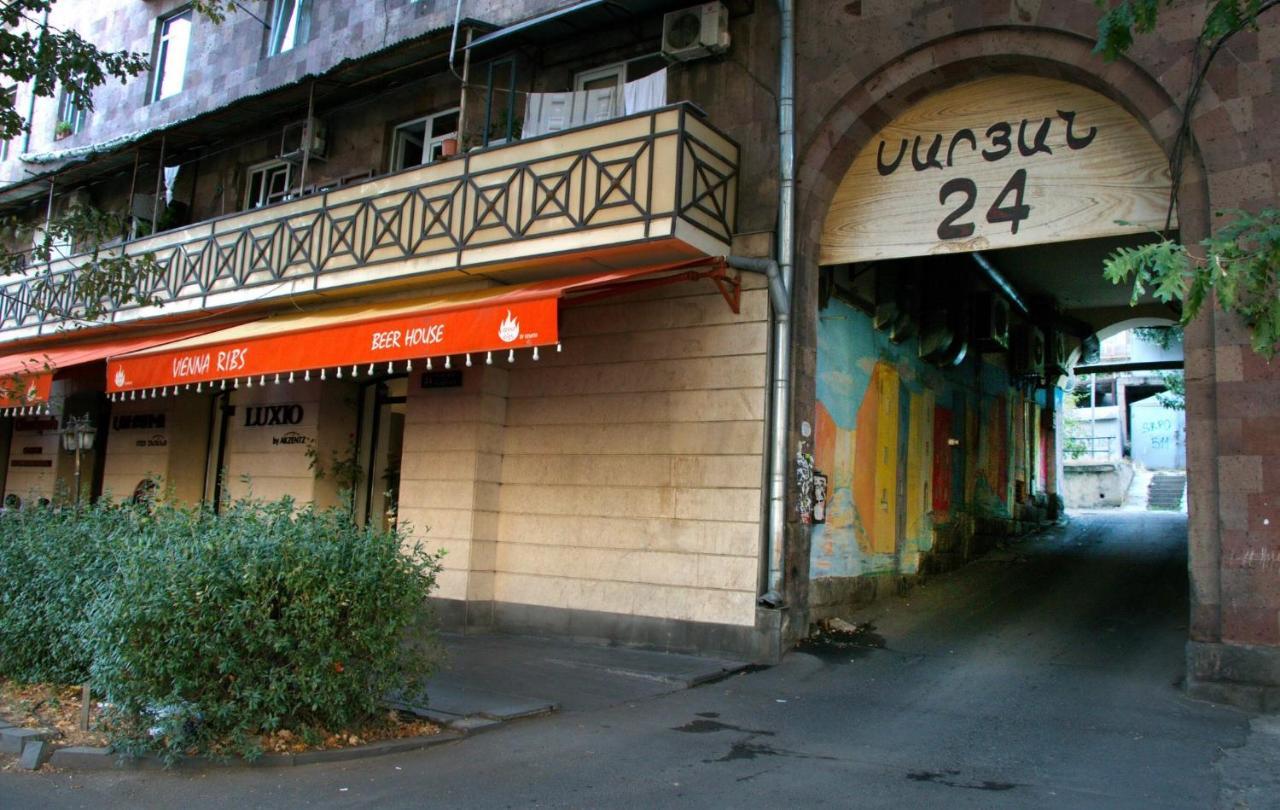 Apartment On Saryan 24 Jereván Kültér fotó